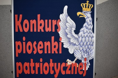 Plakat-logo szkolnego konkursu piosenki patriotycznej