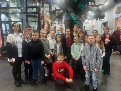 Klasa 4b w Teatrze Arlekin w Łodzi