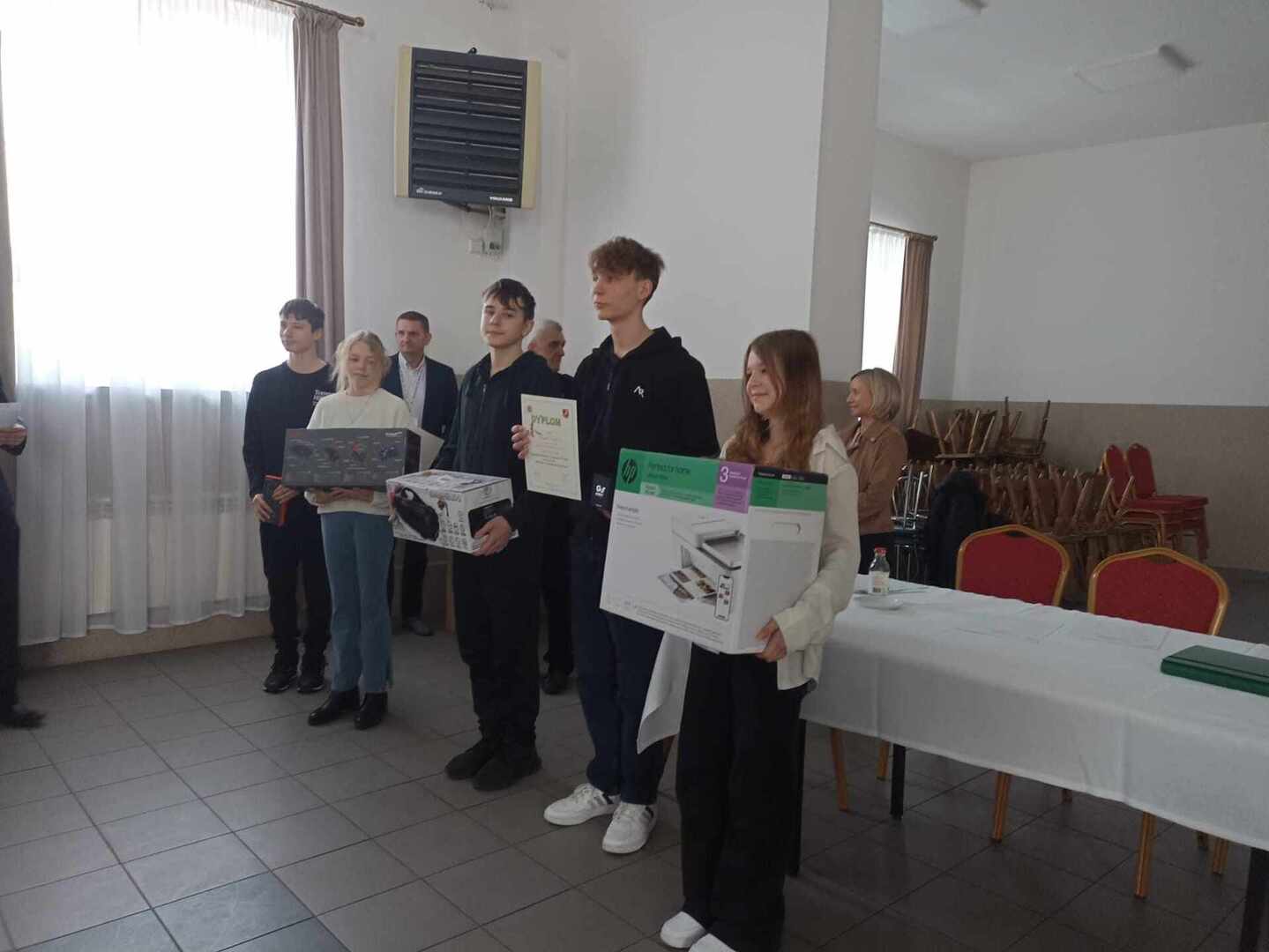 Finaliści z nagrodami. Adam Nawrocki na 3 miejscu.