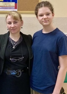 Oliwia z panią Małgorzatą Owczarek