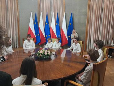 Uczestnicy wycieczki w Sali Zegarowej