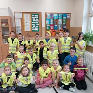  Klasa 1c z otrzymanymi prezentami od klasy 3a