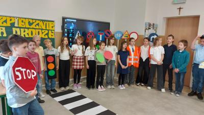 Trzecioklasiści uczą zasad bezpieczeństwa