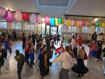 Bal integracyjny klas pierwszych