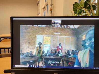 Spotkanie online z uczniami z Ugandy