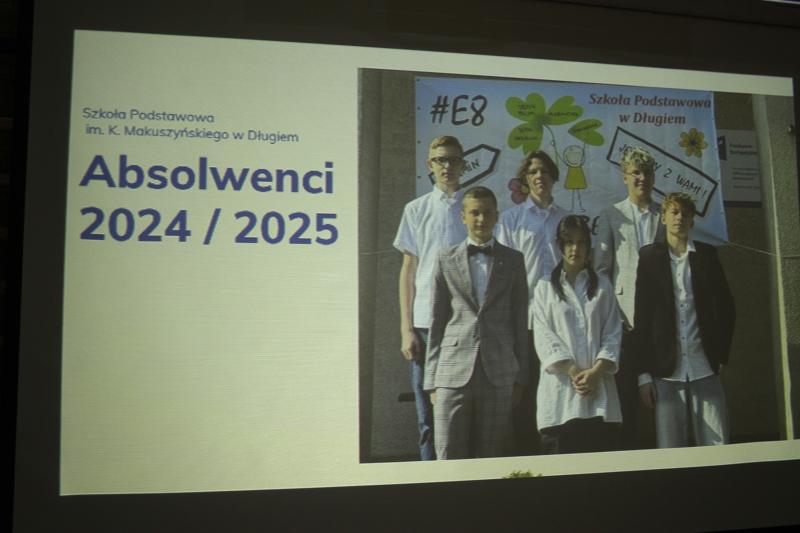 Zdjęcie Absolwentów.