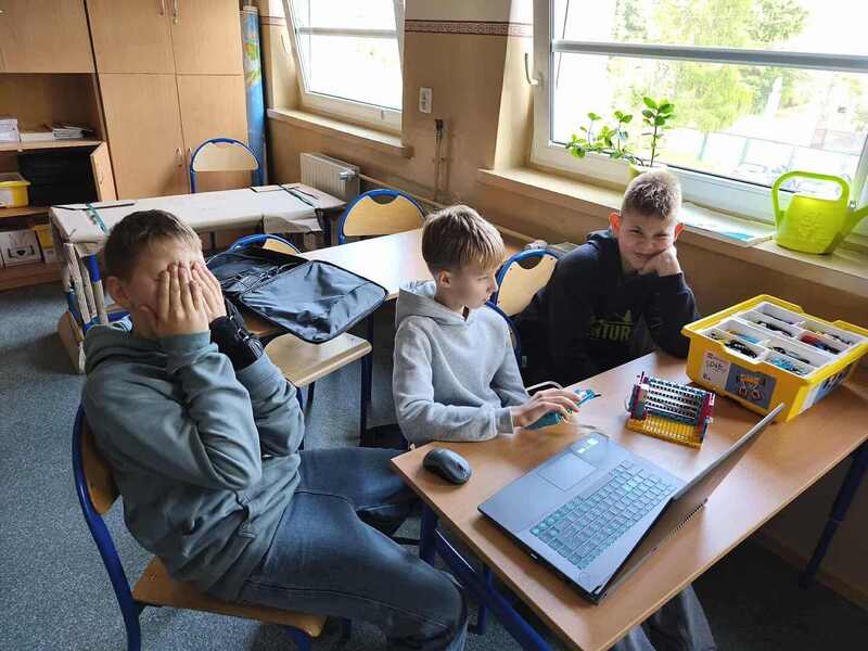 Programowanie uczy logicznego myślenia naszych uczniów. 