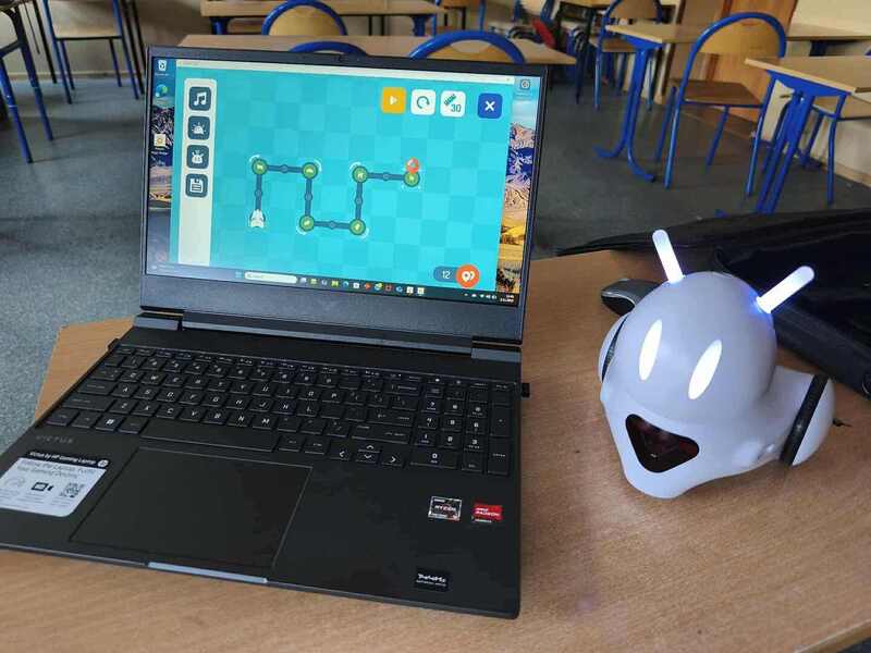 Programowanie Photonów - zabawnych robotów. 