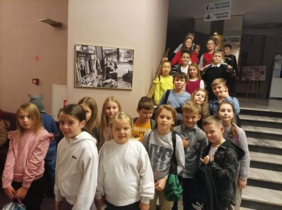 Klasy 1-3 w Teatrze Muzycznym na przedstawieniu "Madagaskar". 