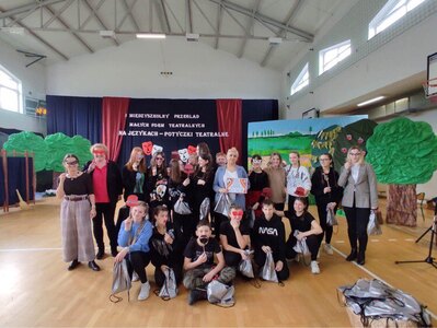 I Międzyszkolny Przegląd Małych Form Teatralnych „Na Językach Potyczki Teatralne”. Reprezentacja naszej szkoły. 