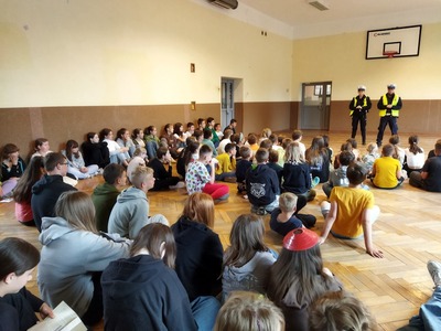 Spotkanie z policjantami dla klas 4-8