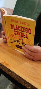 Udział w  IV Międzynarodowej edycji VIII Ogólnopolskiej akcji bicia rekordu w czytaniu na przerwie "Przerwa na czytanie".