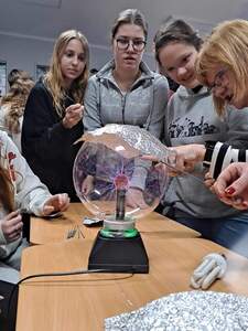 Świat fizyki w szkole.