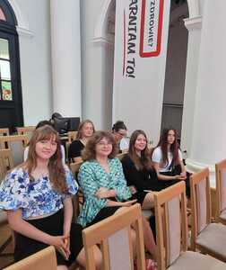 Wycieczka  uczniów do Ministerstwa Edukacji po odbiór nagrody za konkurs.