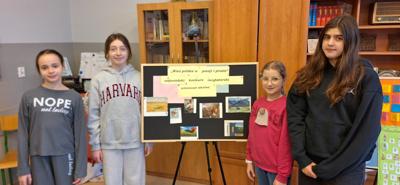 Prezentacja uczniów w eliminacjach konkursu recytatorskiego. 