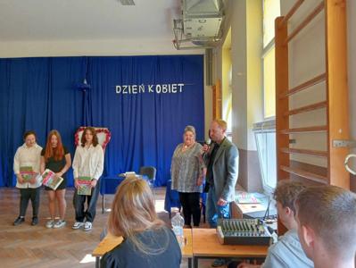 Inscenizacja z okazji Dnia Kobiet. 