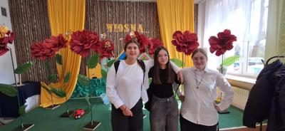 Uczennice w konkursie.