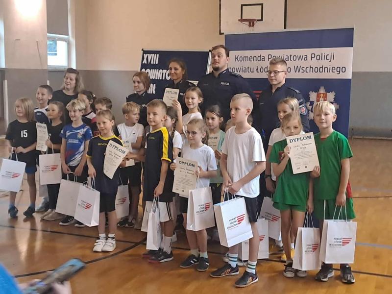 Wspólna fotografia uczestników akademii.