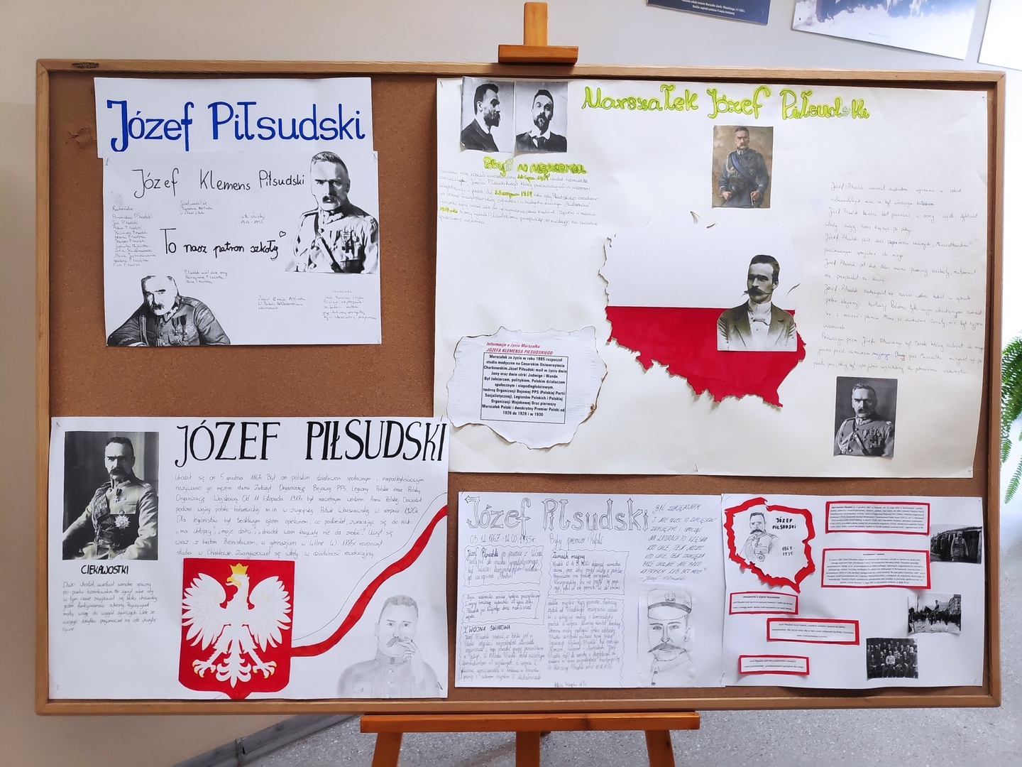 Plakaty o patronie szkoły przygotowane przez uczniów
