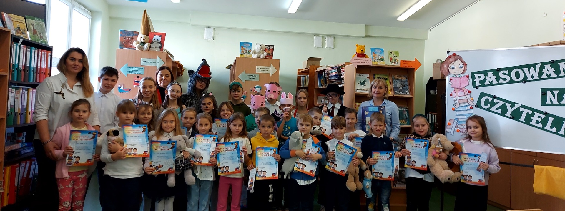 Klasa I b pasowanie na czytelnika 25 listopada 2024 r.