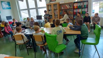Dzień Głośnego Czytania w bibliotece szkolnej