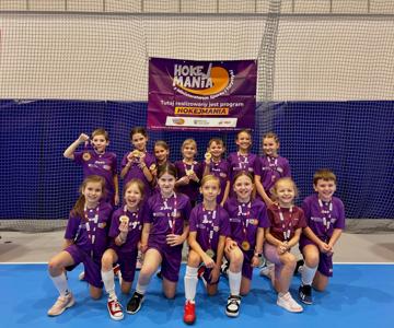 Zawodnicy drużyny hokejowej podczas turnieju