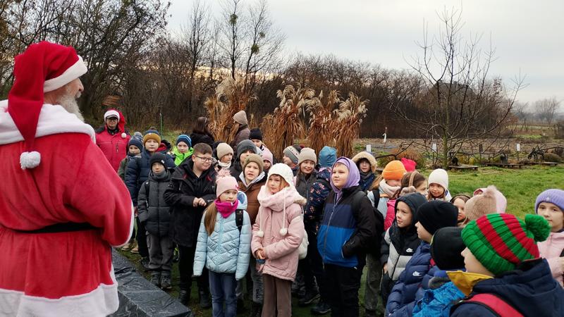 Klasa 3a i 3b podczas wizyty w Leśnym Zakątku