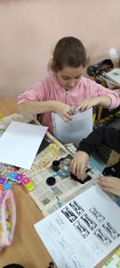 Kartki urodzinowe dla Kopernika, lekcja w ramach programu "Szkoła Przyjaciół Mikołaja Kopernika"