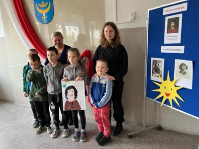 Zabawy i zadania z Kopernikiem w filii w Szczawinie w ramach programu "Szkoła Przyjaciół Kopernika"