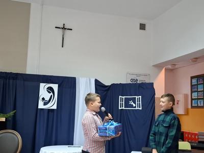 "Błękitny prezent" - Jasełka w filii w Szczawinie