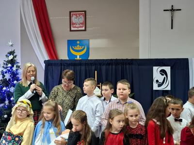 "Błękitny prezent" - Jasełka w filii w Szczawinie