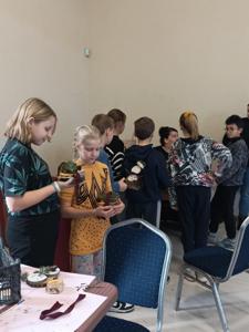 Bożonarodzeniowe warsztaty klasy 5c zorganizowane przez GOKSiR w Goworowie