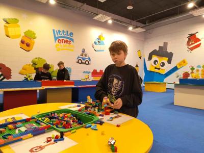 Wycieczka do Warszawy na wystawę klocków LEGO i kina Helios