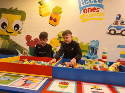 Wycieczka do Warszawy na wystawę klocków LEGO i kina Helios
