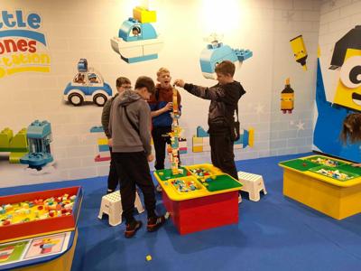Wycieczka do Warszawy na wystawę klocków LEGO i kina Helios