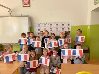 Klasa 0a odbyła kolejną podróż z programem „Podróże małe i duże z Koziołkiem Matołkiem”.