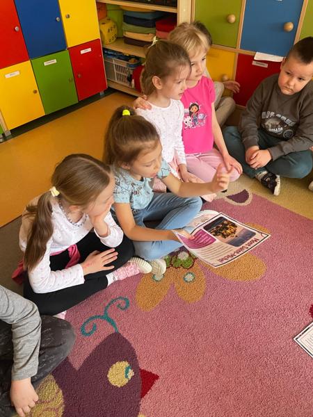 Klasa 0a odbyła kolejną podróż z programem „Podróże małe i duże z Koziołkiem Matołkiem”.