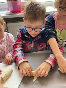 Klasa 0a odbyła kolejną podróż z programem „Podróże małe i duże z Koziołkiem Matołkiem”.