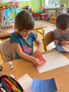 Klasa 0a odbyła kolejną podróż z programem „Podróże małe i duże z Koziołkiem Matołkiem”.
