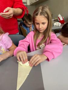 Klasa 0a odbyła kolejną podróż z programem „Podróże małe i duże z Koziołkiem Matołkiem”.