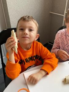 Klasa 0a odbyła kolejną podróż z programem „Podróże małe i duże z Koziołkiem Matołkiem”.