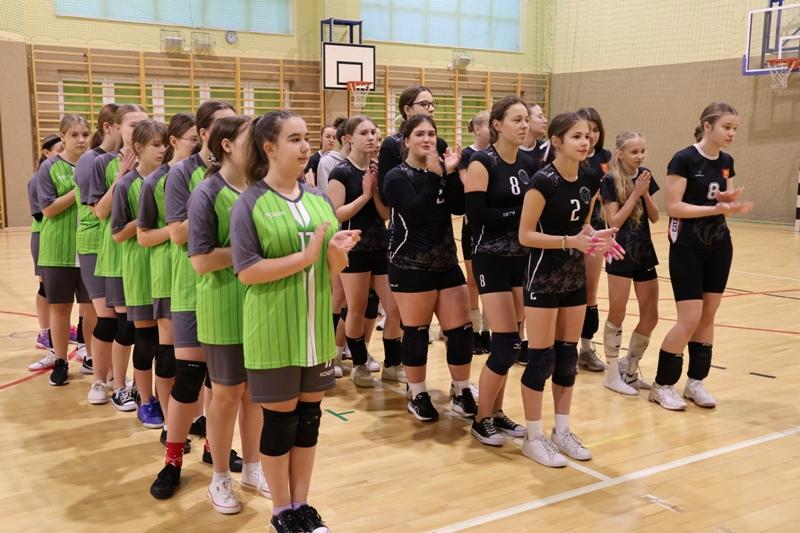 XVI Powiatowy Mikołajkowy Turniej Piłki Siatkowej Dziewcząt