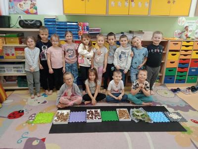 Ogólnopolski Program Kraina Zmysłów ,,Sensorycznie się rozwijam, bo skaczę, biegam, badam i dotykam”.