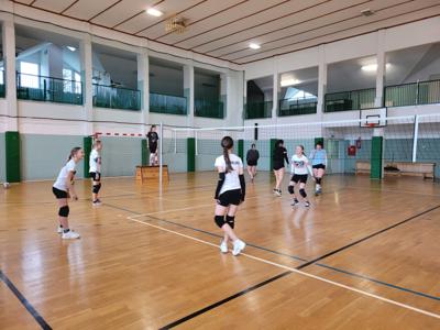 Turniej Piłki Siatkowej Dziewcząt w Czerwinie
