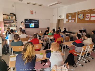 Wyjątkowa lekcja patriotyzmu - Edukatorzy z Instytutu Pamięci Narodowej w naszej szkole