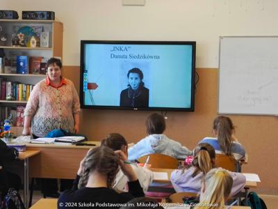 Wyjątkowa lekcja patriotyzmu - Edukatorzy z Instytutu Pamięci Narodowej w naszej szkole