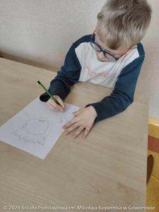 Uczniowie ze świetlicy wykonali przepiękne kartki z życzeniami. 