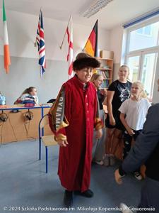 What is Bolesław Chrobry wearing? – czyli lekcja angielskiego o modzie dawnych lat.
