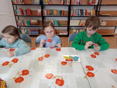 Warsztaty w bibliotece gminnej w Goworowie