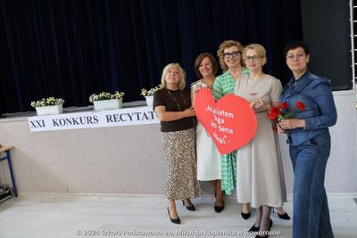 "Widać dzisiaj niebem jest ziemia". 